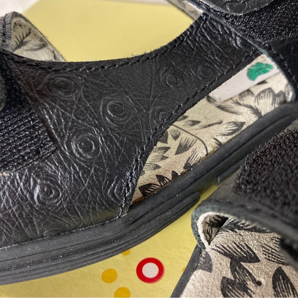 NIB…Golfstream Womens Leather Croc Golf
Sandals Size 5 - Picture 3 of 6